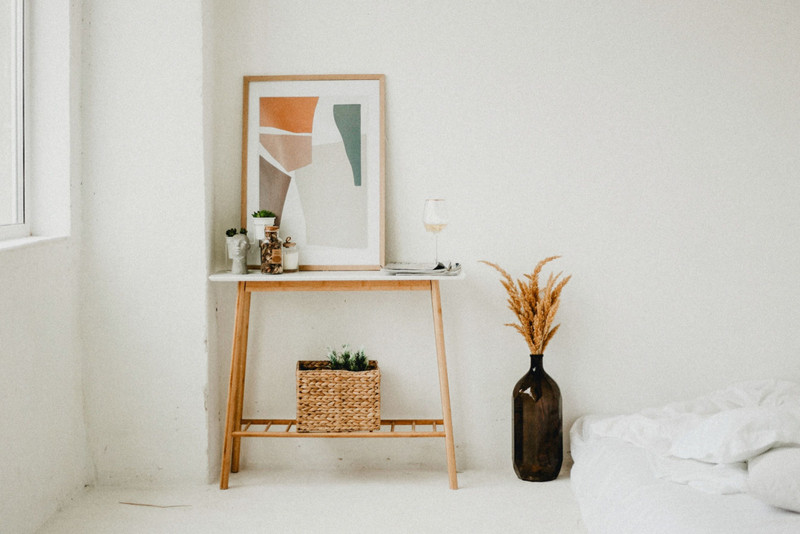 How to Style a Console in Five Pieces